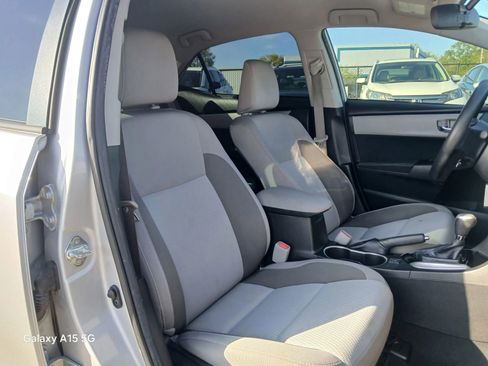 Used 2018 Toyota Corolla LE FWD image 17