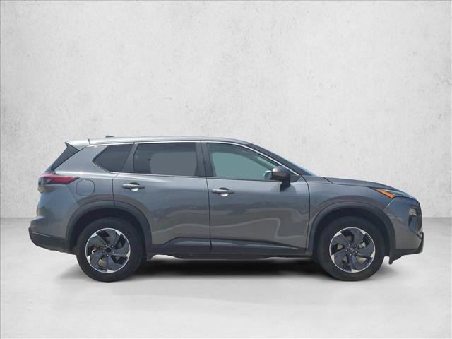 Used 2025 Nissan Rogue SV FWD image 4