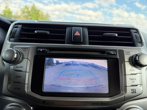 Used 2016 Toyota 4Runner SR5 AWD/4WD image 19