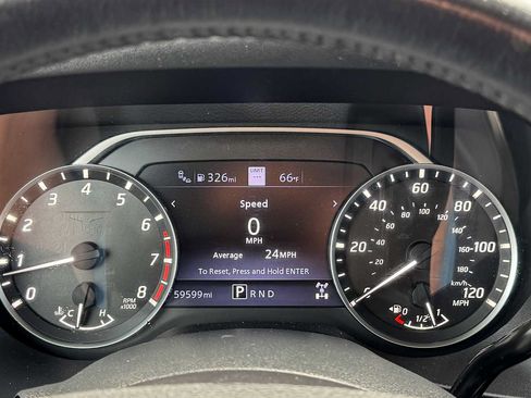 Used 2021 Nissan Titan SV w/ SV Convenience Package AWD/4WD image 16