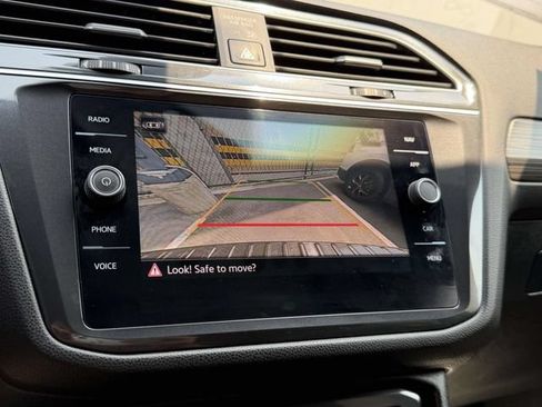 Certified 2024 Volkswagen Tiguan SEL R-Line AWD/4WD image 29