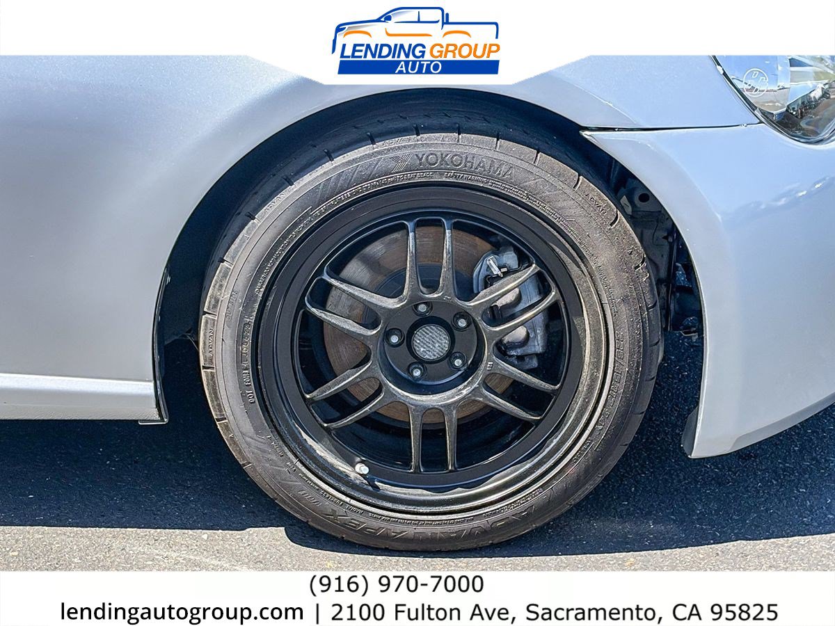 Used 2017 Toyota 86 RWD image 9