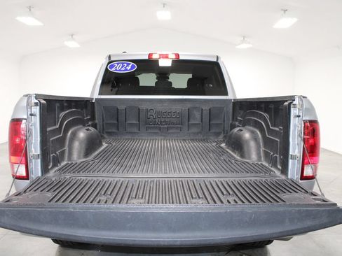 Used 2024 RAM 1500 Classic SLT AWD/4WD image 15