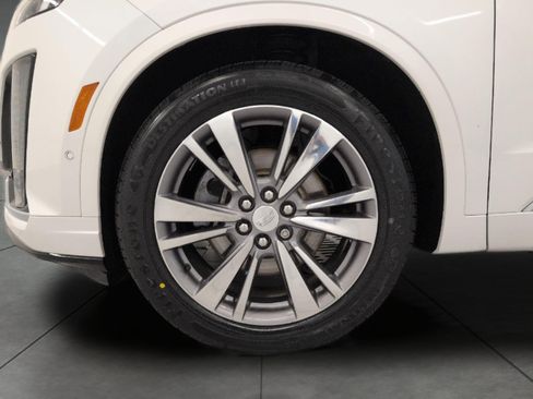 Used 2020 Cadillac XT6 Premium Luxury w/ Platinum Package AWD/4WD image 3