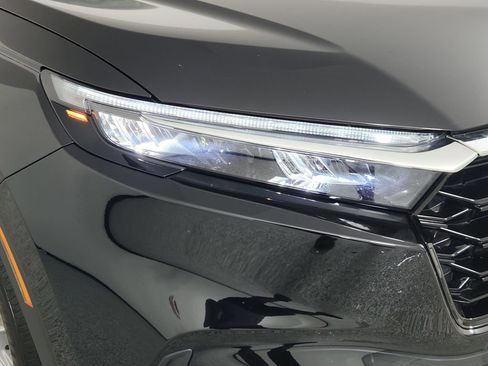 Used 2024 Honda CR-V EX-L image 9