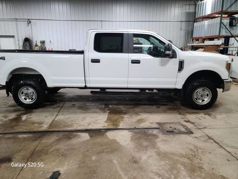 Used 2019 Ford F250 XL w/ Power Equipment Group image 9