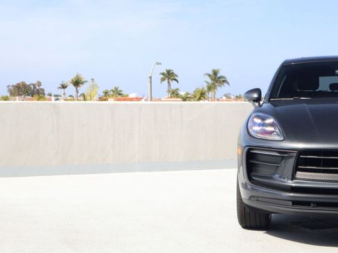 New 2026 Porsche Macan AWD/4WD image 12