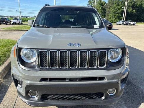 Used 2021 Jeep Renegade Latitude w/ Sun & Sound Group FWD image 14