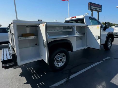 Used 2024 GMC Sierra 2500 Pro w/ Convenience Package image 8