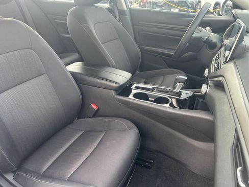 Used 2024 Nissan Altima 2.5 SV image 37