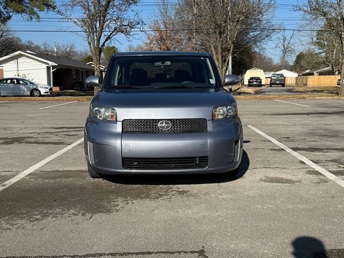 Used 2010 Scion xB image 9