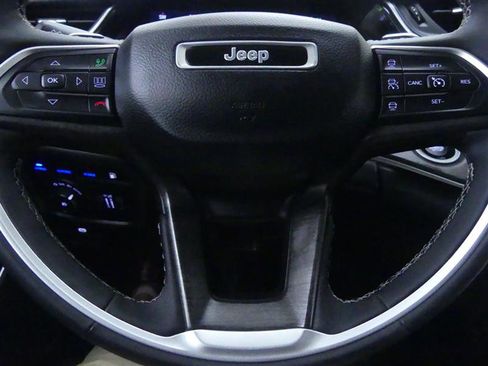 Used 2024 Jeep Grand Cherokee Limited 4xe image 16