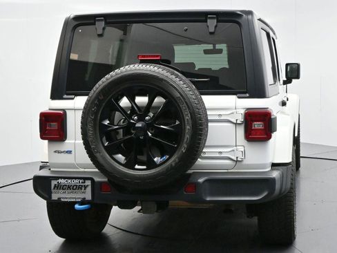 Used 2022 Jeep Wrangler Unlimited Sahara AWD/4WD image 6
