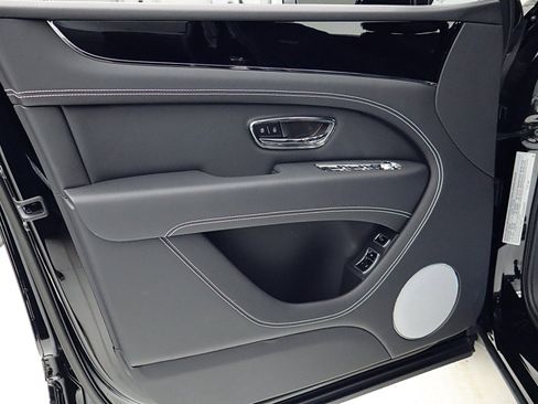 New 2025 Bentley Bentayga image 50