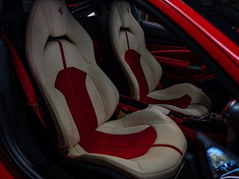 Used 2022 Ferrari F8 Tributo RWD image 11
