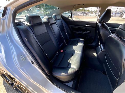 Used 2024 Nissan Altima 2.5 SR FWD image 24