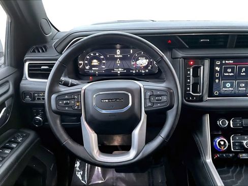 Used 2024 GMC Yukon XL Denali image 5