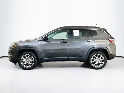 Used 2022 Jeep Compass Latitude image 4