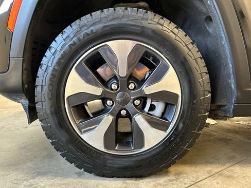 Used 2023 Jeep Grand Cherokee 4WD 4xe image 10