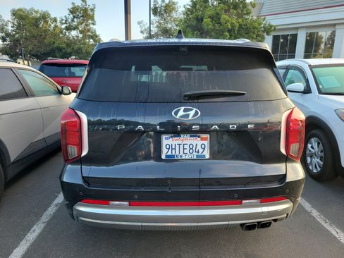 Used 2024 Hyundai Palisade Calligraphy FWD image 5