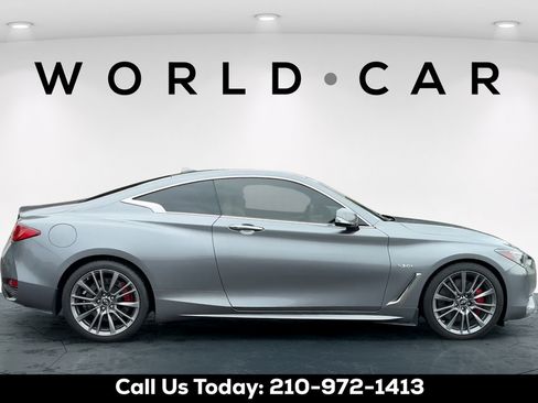 Used 2017 INFINITI Q60 Red Sport 400 RWD image 8