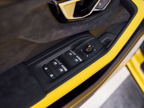 Used 2021 Lamborghini Urus AWD/4WD image 31