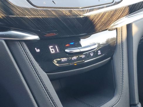 Certified 2022 Cadillac XT6 Premium Luxury image 30