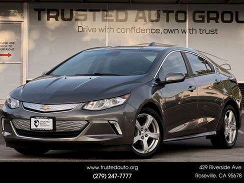 Used 2017 Chevrolet Volt LT FWD image 1