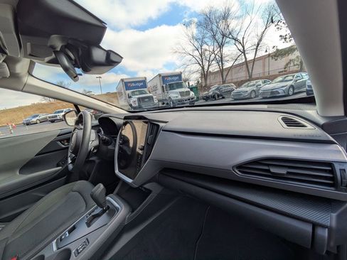 Used 2024 Subaru Crosstrek 2.0i Premium image 31