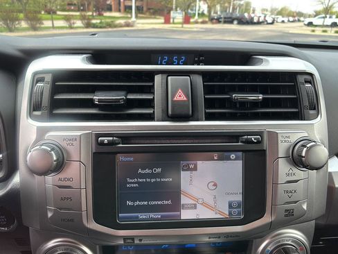 Used 2018 Toyota 4Runner Limited AWD/4WD image 31