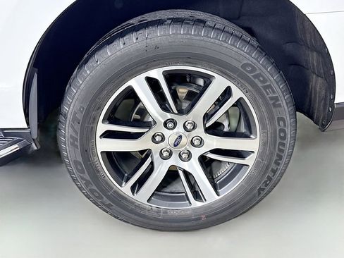 Used 2022 Ford Expedition XLT image 33