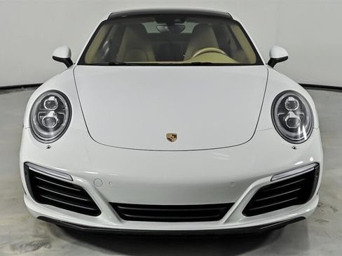 Used 2017 Porsche 911 Carrera 4 AWD/4WD image 5