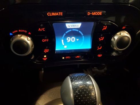 Used 2011 Nissan Juke SL image 18