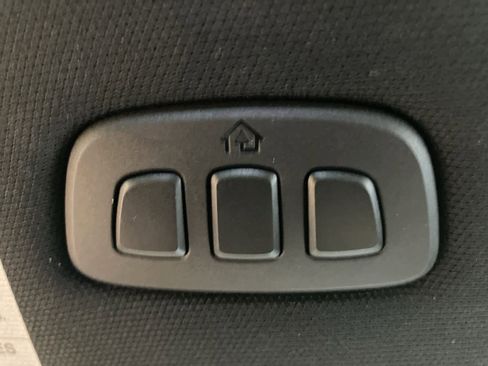 Used 2020 Ford Explorer Platinum w/ Premium Technology Package image 26