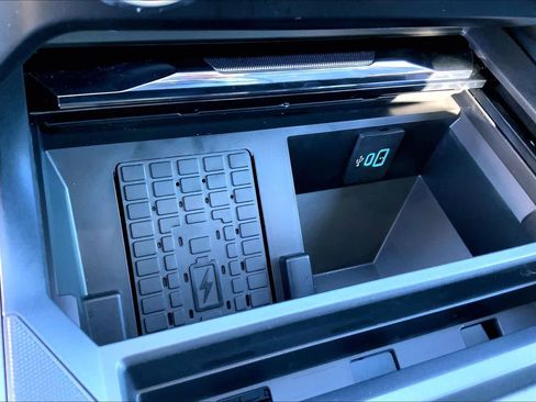 Used 2026 Ford F250 Lariat w/ Tremor Off-Road Package image 29