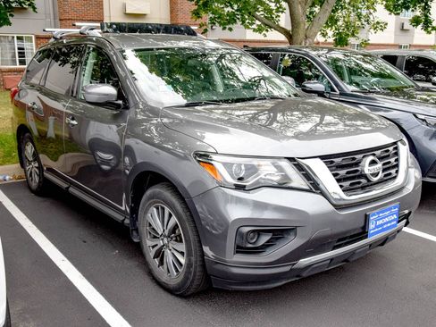 Used 2020 Nissan Pathfinder S AWD/4WD image 15