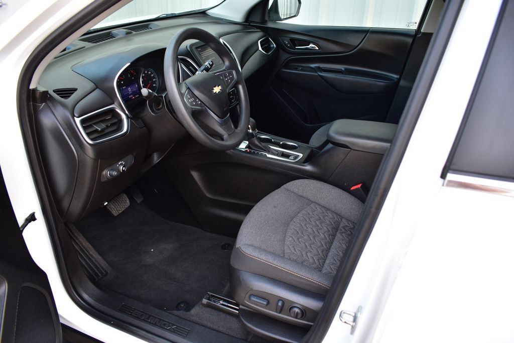 Used 2022 Chevrolet Equinox LT FWD image 16