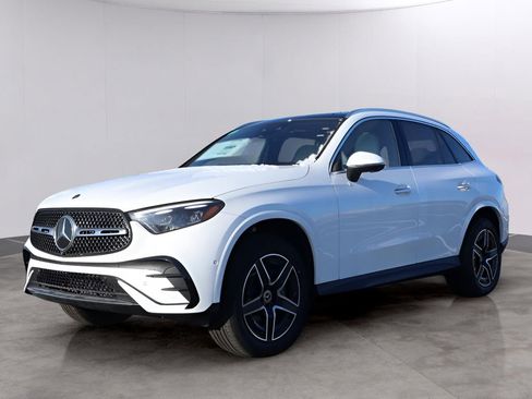 Used 2026 Mercedes-Benz GLC 300 4MATIC image 3