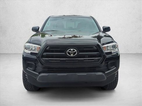 Used 2017 Toyota Tacoma SR RWD image 2