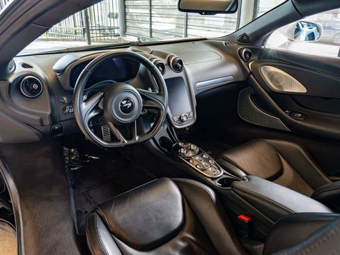 Used 2020 McLaren GT RWD image 15
