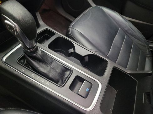 Used 2019 Ford Escape SE FWD image 26