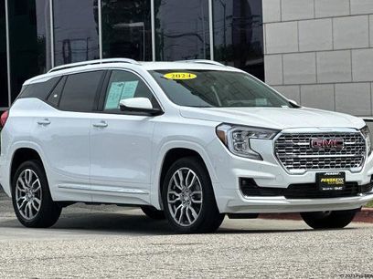 New 2024 GMC Terrain Denali w/ Denali Premium Package