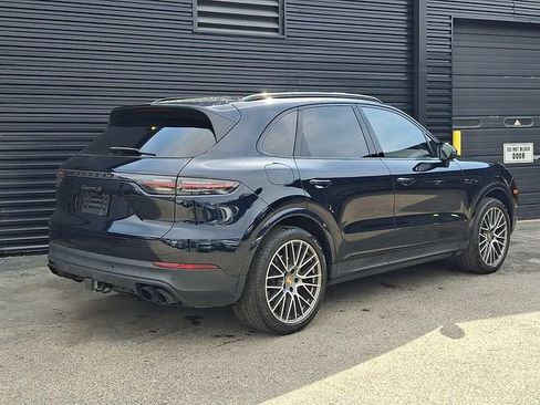 Certified 2023 Porsche Cayenne S Platinum AWD/4WD image 7