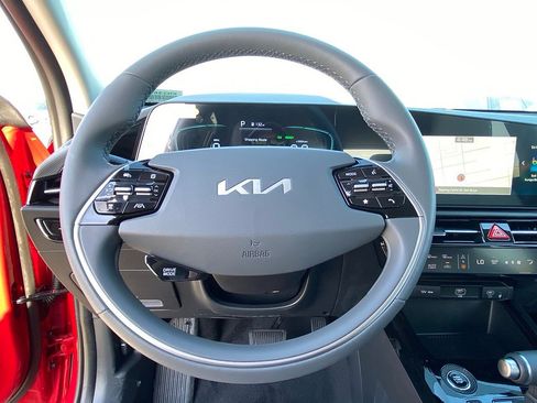 New 2026 Kia Niro EX FWD image 17