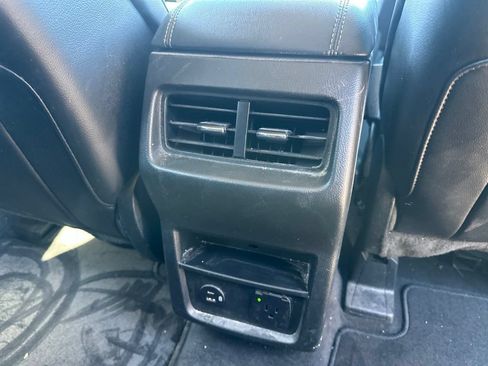 Used 2022 Ford Edge Titanium AWD/4WD image 19