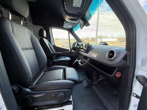 New 2025 Mercedes-Benz Sprinter 2500 image 22
