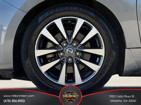 Used 2017 Nissan Altima 2.5 SL w/ Moonroof Package FWD image 30