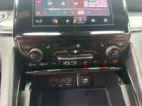 Used 2023 Jeep Grand Cherokee Altitude RWD image 32