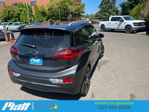 Used 2017 Chevrolet Bolt Premier w/ Driver Confidence II Package FWD image 10