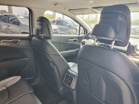 Used 2024 Kia Sportage EX image 30